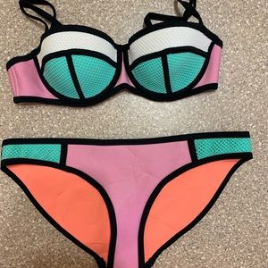 Triangl Bikini!!!
